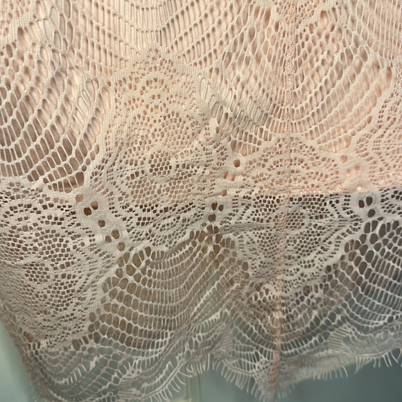 Lined Blush Pink Lace Pencil Skirt - Torrid Size 1 Plus - Picture 3 of 8